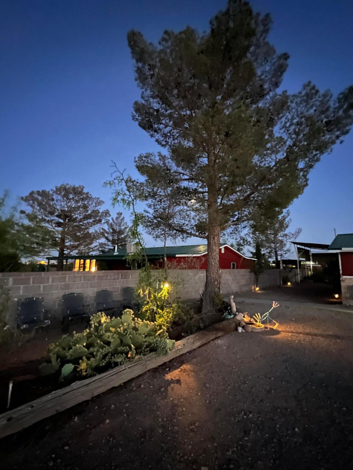 Hole In The Wall Getaway - Usa Mexico Border Bed And Breakfast Columbus Dış mekan fotoğraf